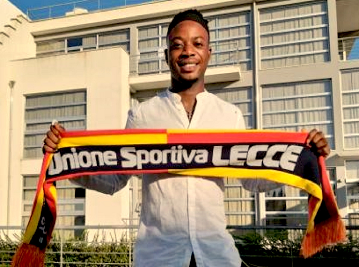 Rinforzo sulle fasce per il Lecce: Claud Adjapong