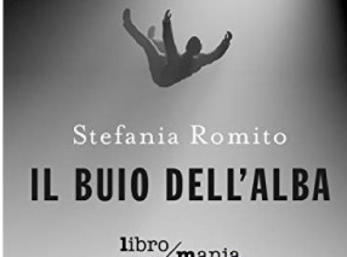 Oggi, presso la Biblioteca Bernardini di Lecce, Stefania Romito con "Il Buio dell'Alba"