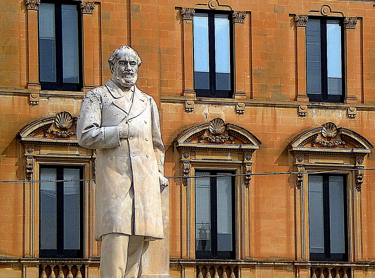 Le grandi statue leccesi – di Rossella Maggio